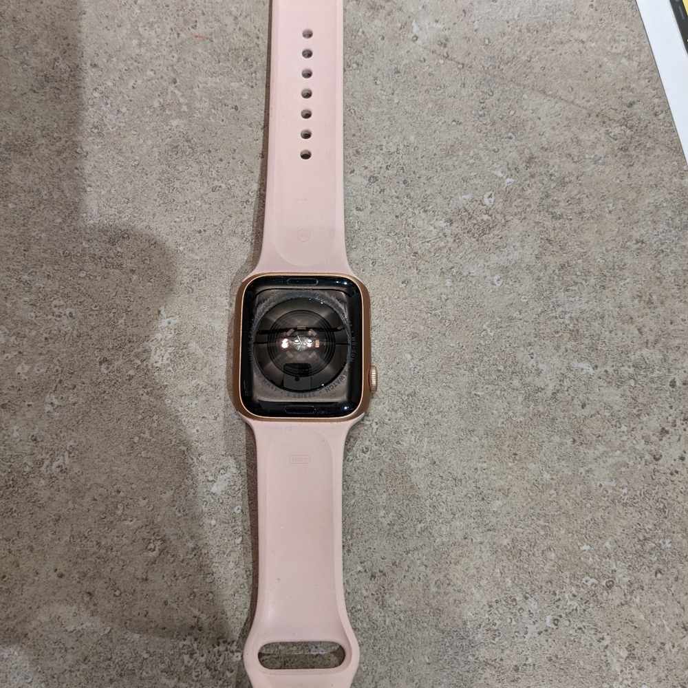 Apple Smart watch - Picture 2 of 4